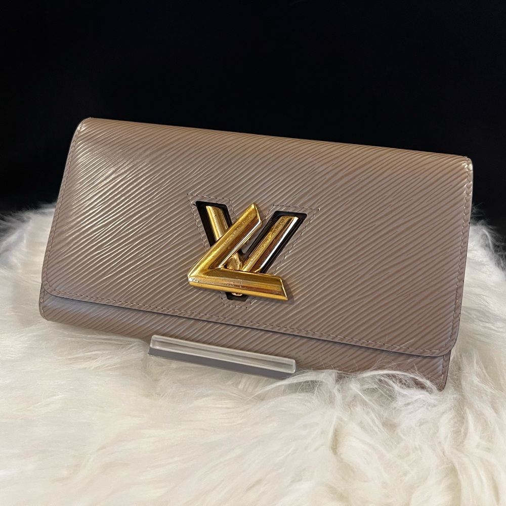 Louis Vuitton Epi Twistlock Wallet
